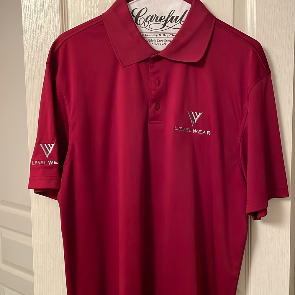 Levelwear men’s golf polo in medium
